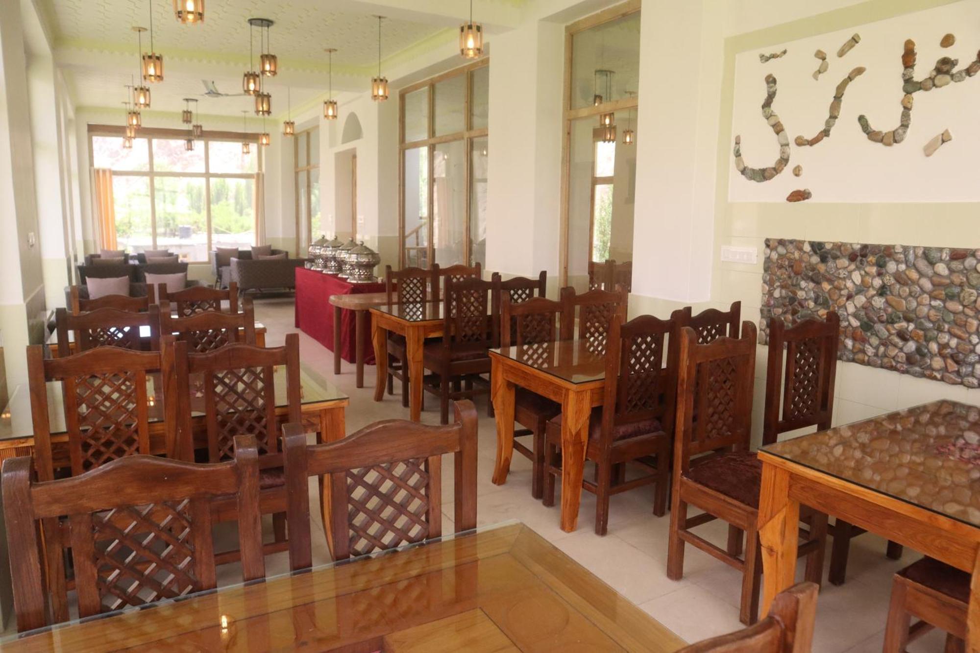 Hotel Duktuk Turtok Luaran gambar