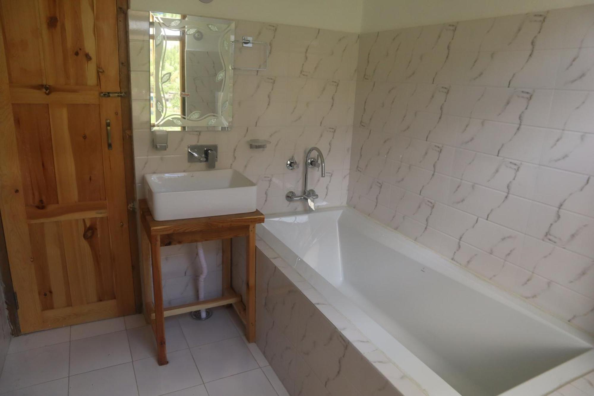 Hotel Duktuk Turtok Luaran gambar